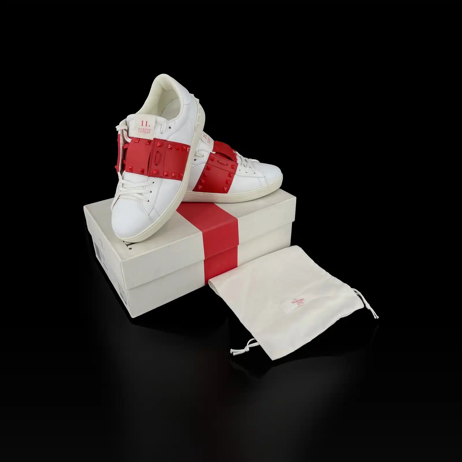 Baskets Valentino Rockstud Untitled blanc et rouge avec boîte et pochette
