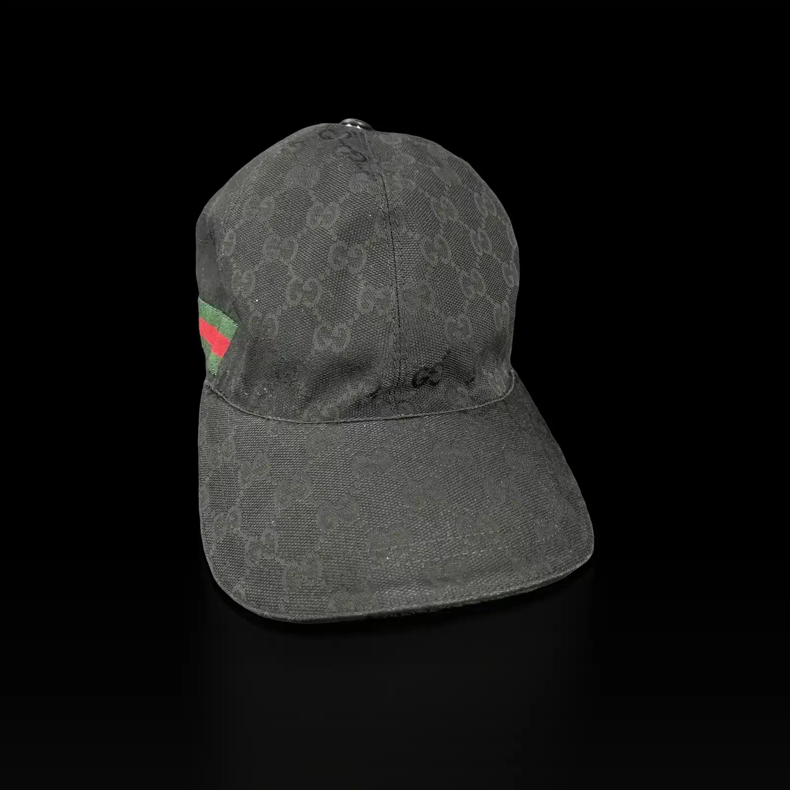 Casquette Gucci GG noire avec sangle en cuir réglable, vue arrière