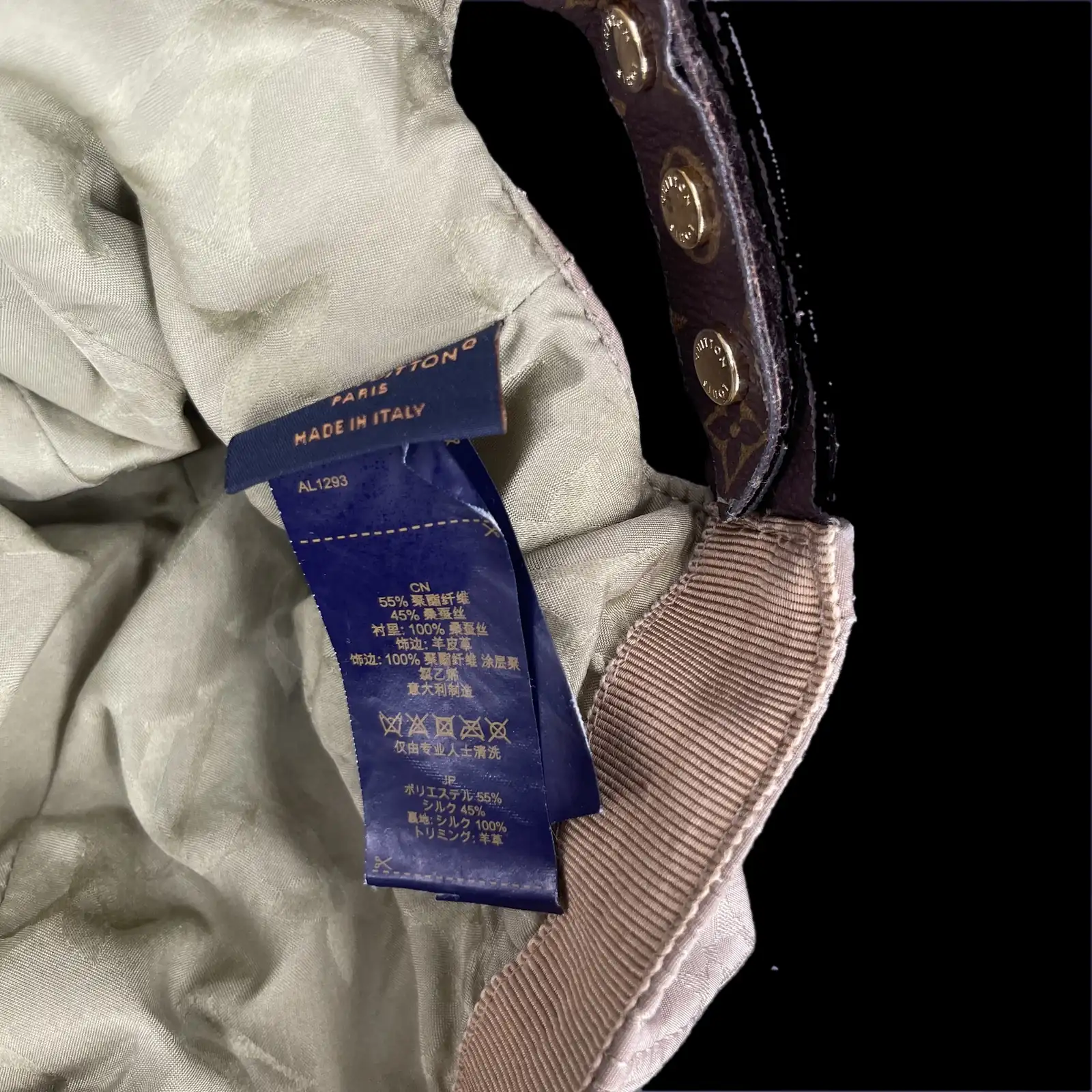 Étiquette intérieure de la casquette Louis Vuitton Get Ready, Made in Italy, doublure en soie
