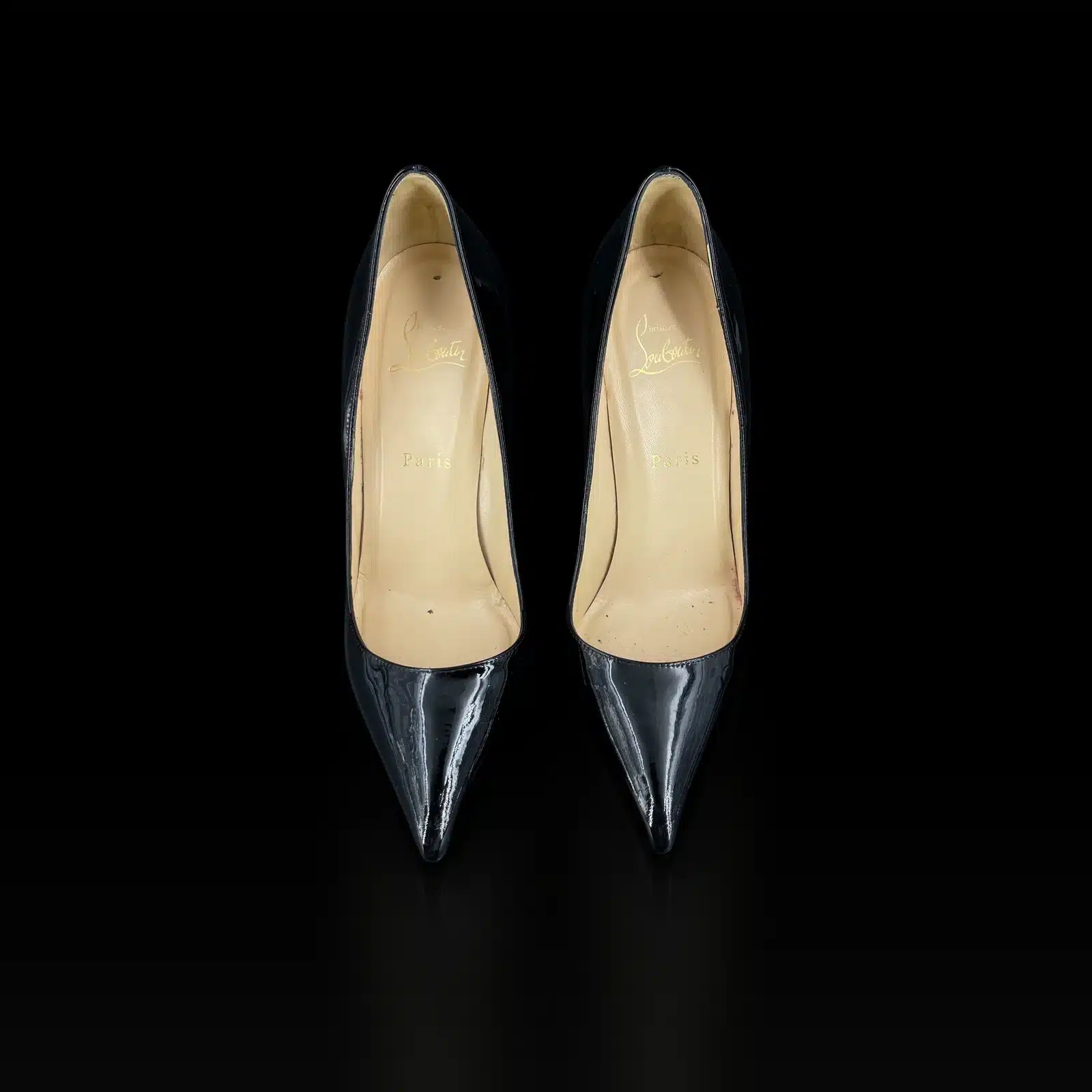 Escarpins Christian Louboutin Pigalle 100 vus de dessus, bout pointu verni noir