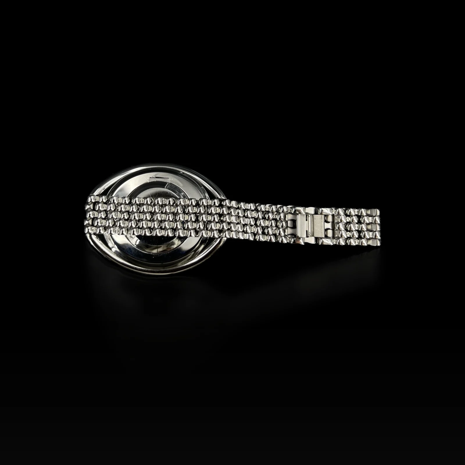 Bracelet en acier et boucle de la montre Swarovski Crystalline Oval, vue de profil