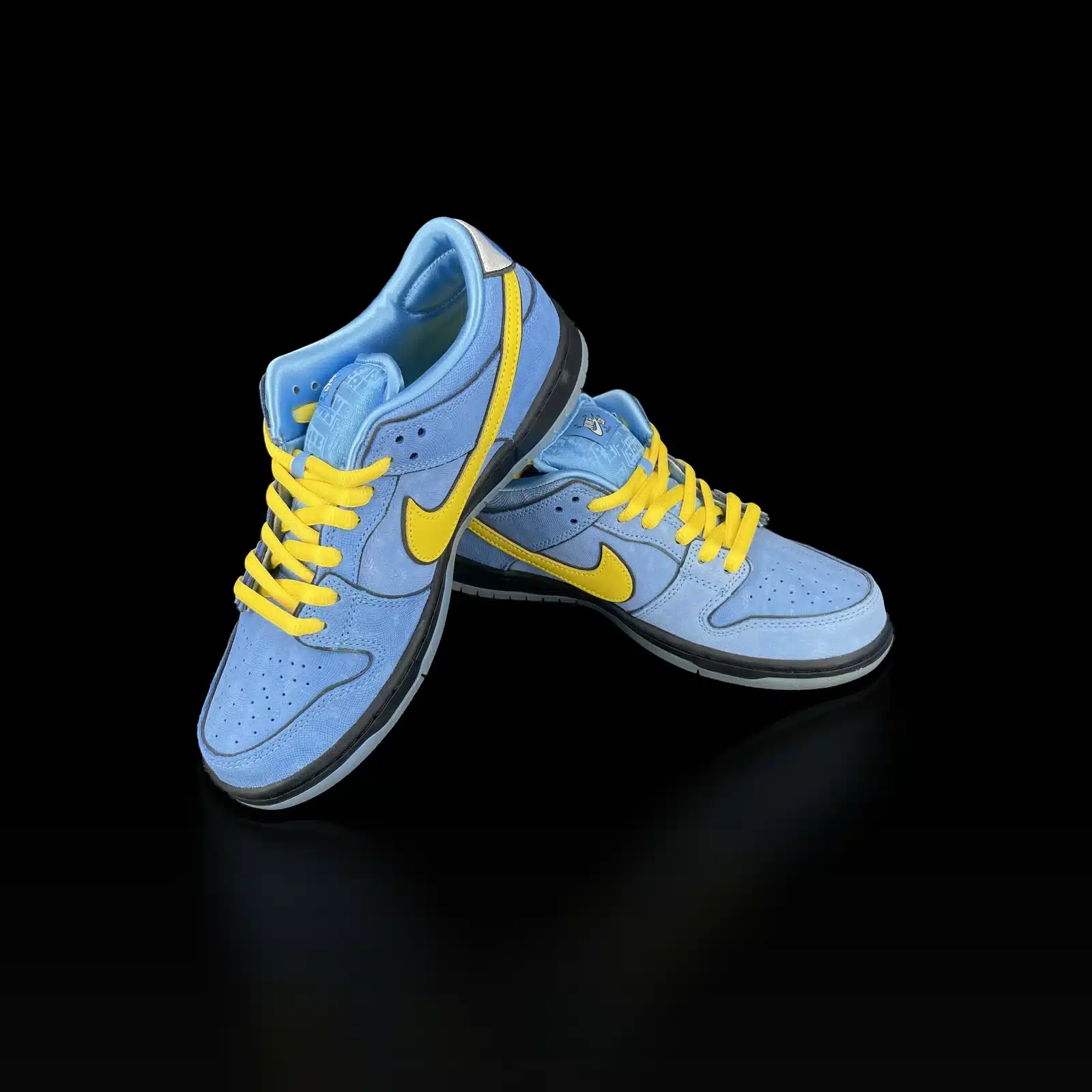 Paire de Nike SB Dunk Low Powerpuff Girls Bubbles, vue avant de trois quarts