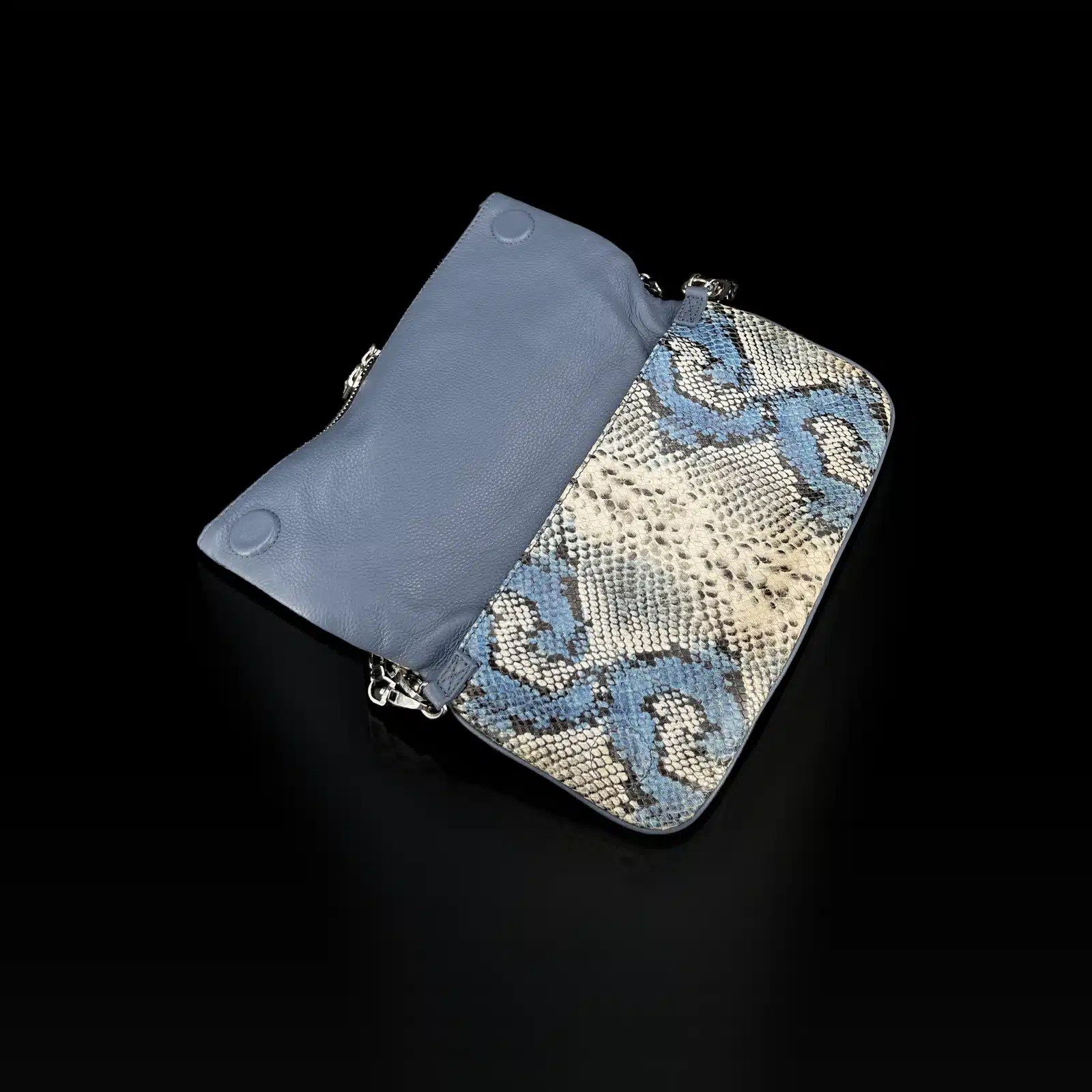 Pochette Zadig et Voltaire Rock ouverte, intérieur en cuir grainé bleu