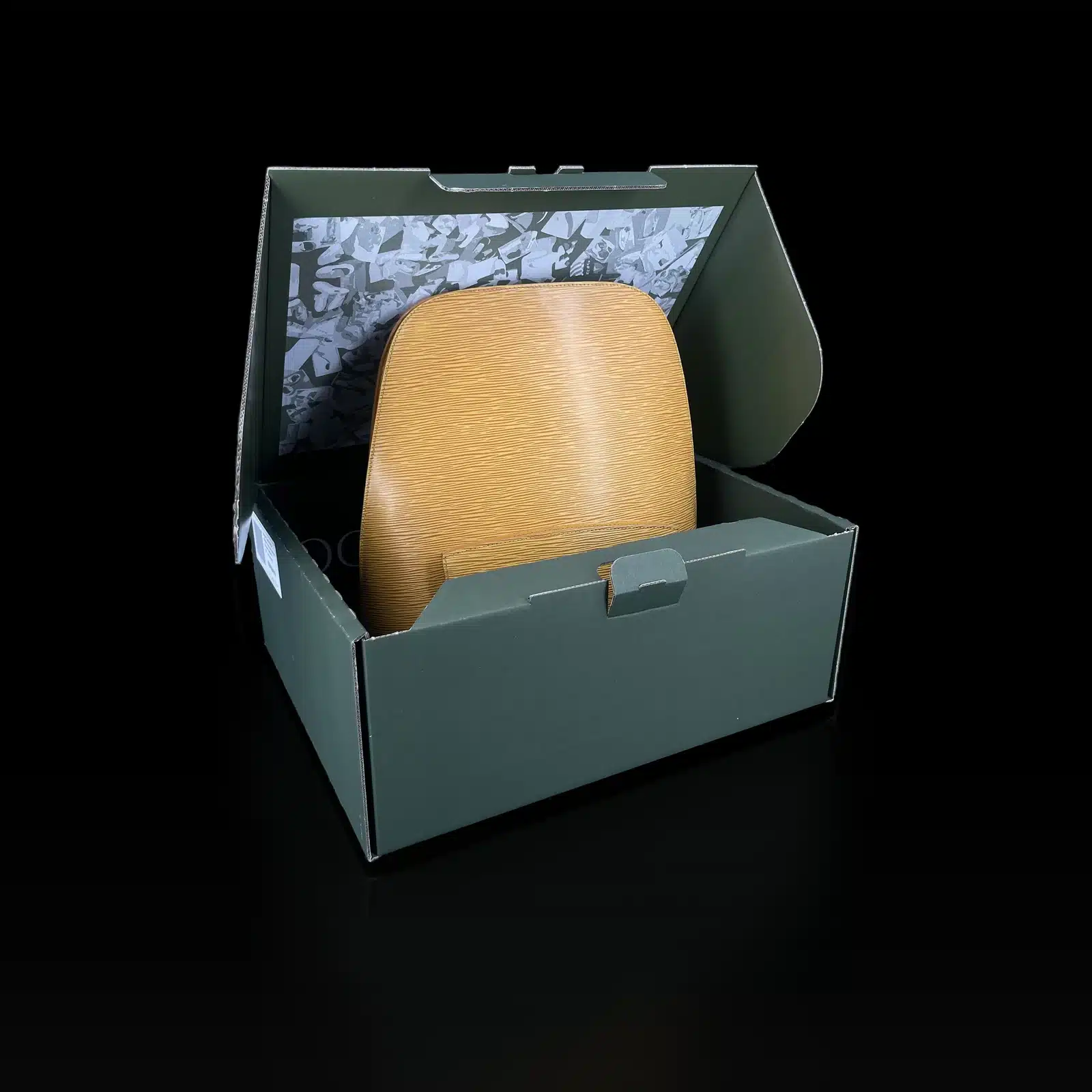 Sac à dos Louis Vuitton Gobelins jaune présenté dans sa boîte SELL