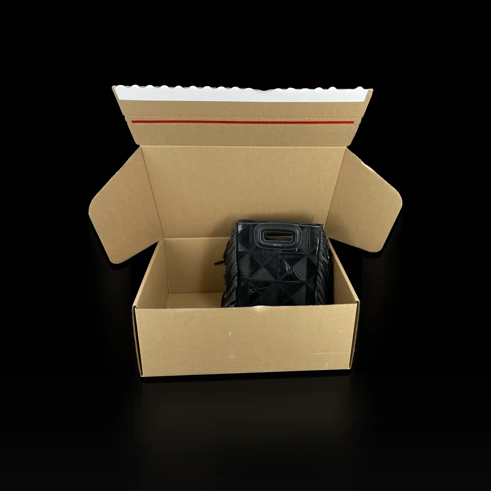 Sac Maje M Mini patchwork noir dans son carton d'expédition SELL