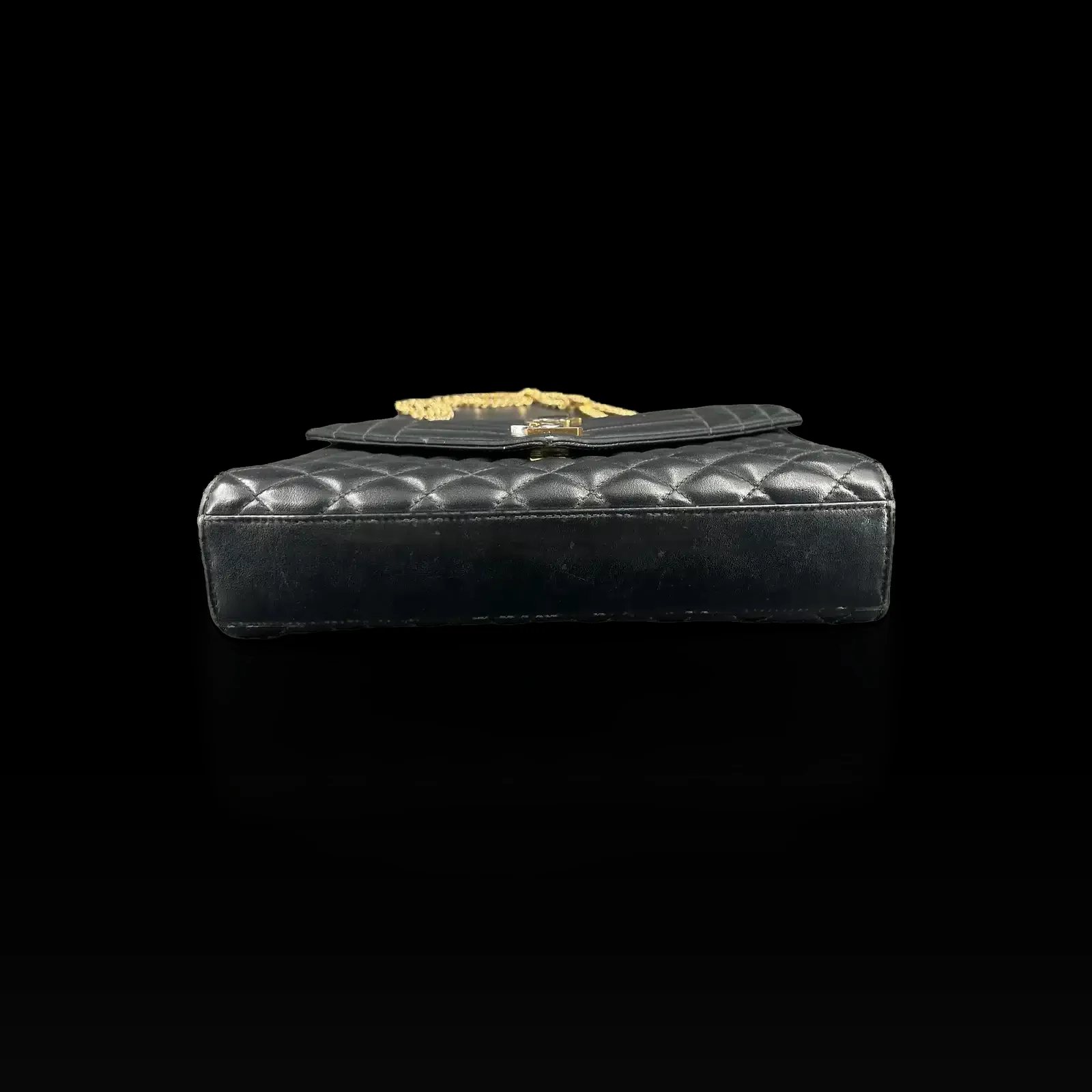 Base du sac Saint Laurent Envelope Medium en cuir noir