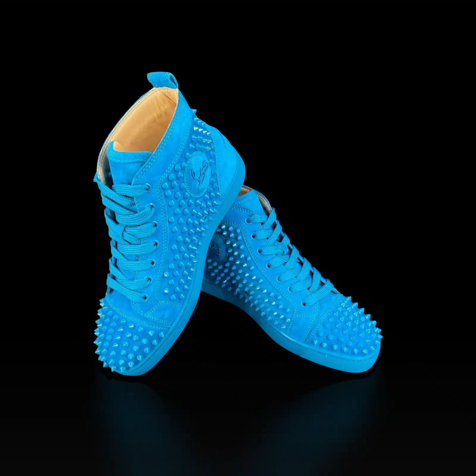 Sneakers Christian Louboutin Louis Spikes turquoise, côté intérieur avec médaillon signature
