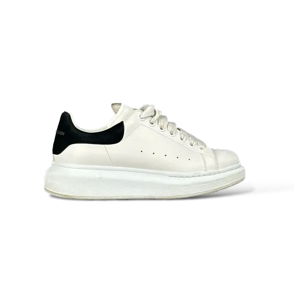 baskets alexander mcqueen oversized blanc noir 01 6746f1d2
