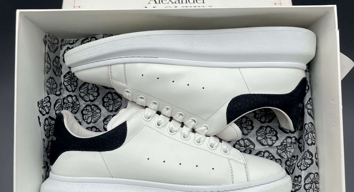 4457 Alexander Mcqueen 44