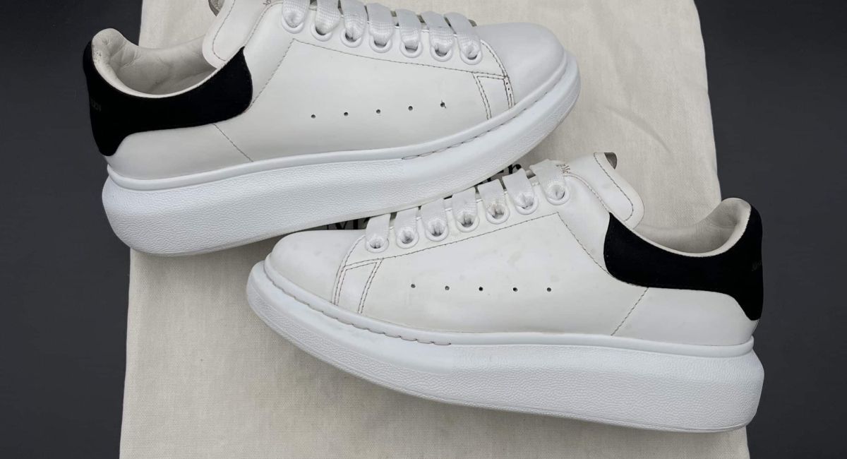 Alexander Mcqueen Oversize blanche/noire 37,5