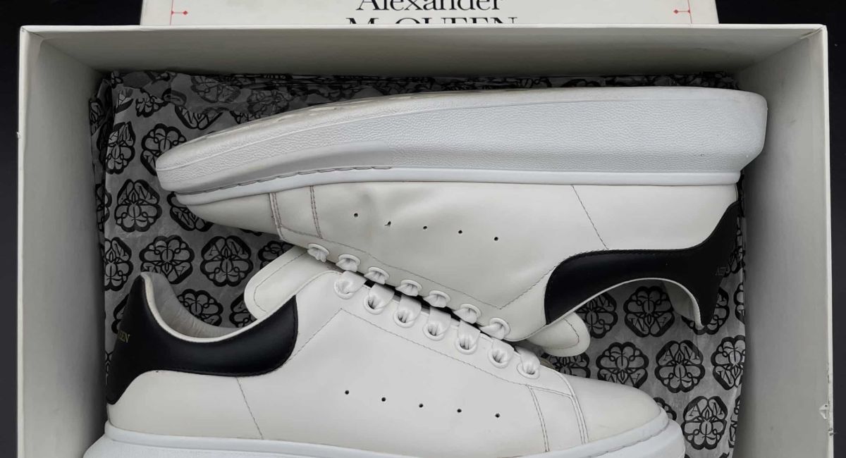 Alexander Mcqueen oversize blanc/noir 43